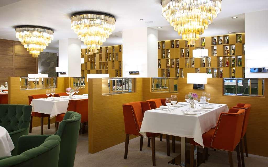 Doubletree By Hilton Kazan City Center Restaurante foto